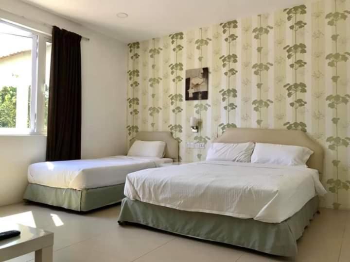 Summer Green Lodge Kuantan Esterno foto