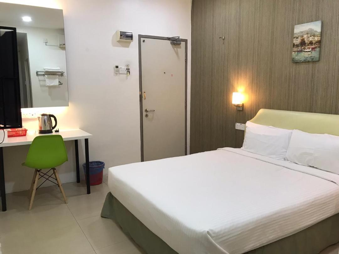 Summer Green Lodge Kuantan Esterno foto